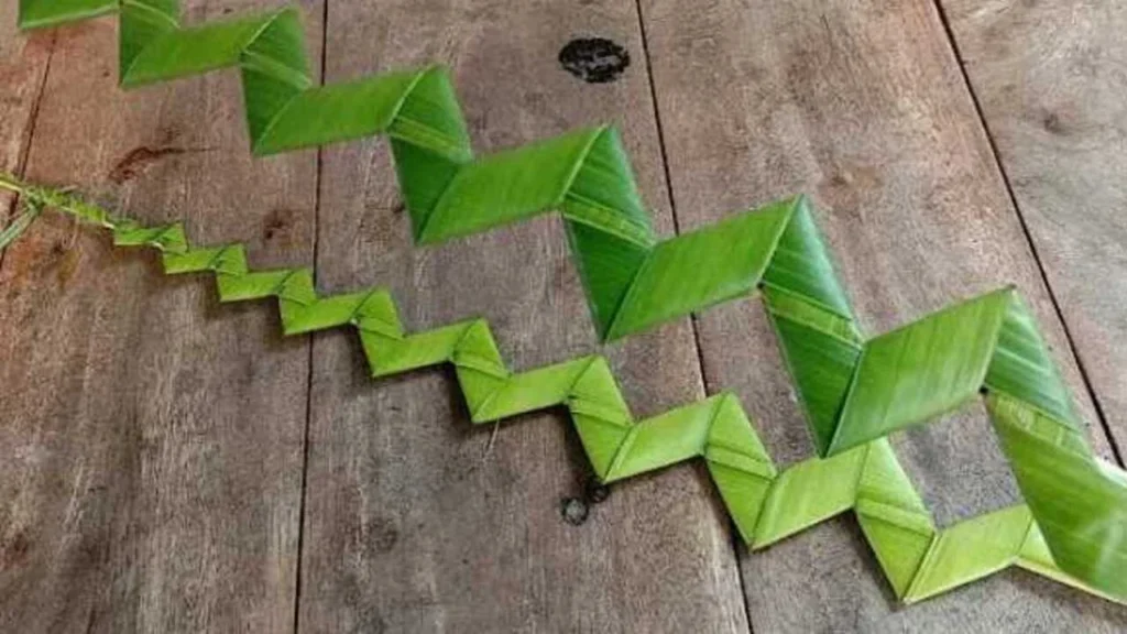 Apa Arti Simbol Daun Kelapa dalam Seni Ukir – Makna, Sejarah, dan Penggunaannya